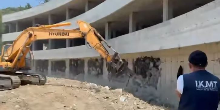 Rama shpërndan videon: Shembjet vijojnë, ndëshkohen edhe “shkelësit e mëdhenj”