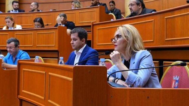 Zhulali në Këshillin Bashkiak: Veliaj po merr shijen e gjellës që ka gatuar vetë