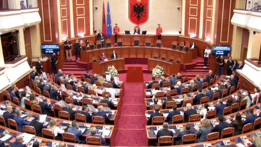 Kush janë tre deputetët që votuan kundër Peleshit  si Kryetar Kuvendi