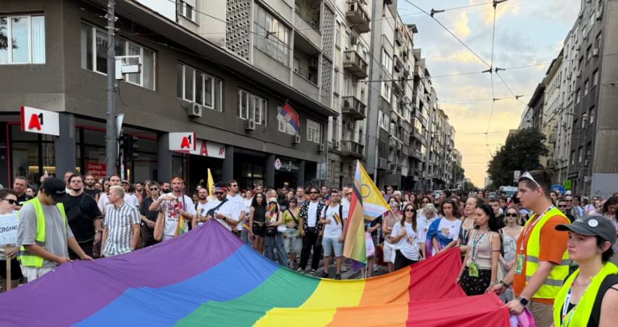 “Për familjen”: Në Beograd mbahet Parada e Krenarisë