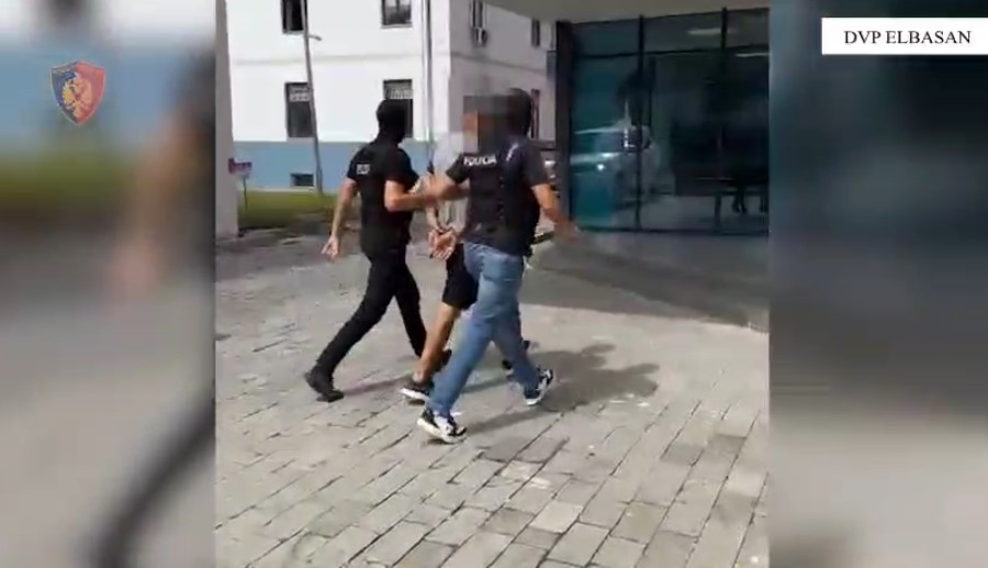 EMRI/ I dënuar me 4 vite burg, arrestohet në Elbasan 44-vjeçari i dënuar për drogë
