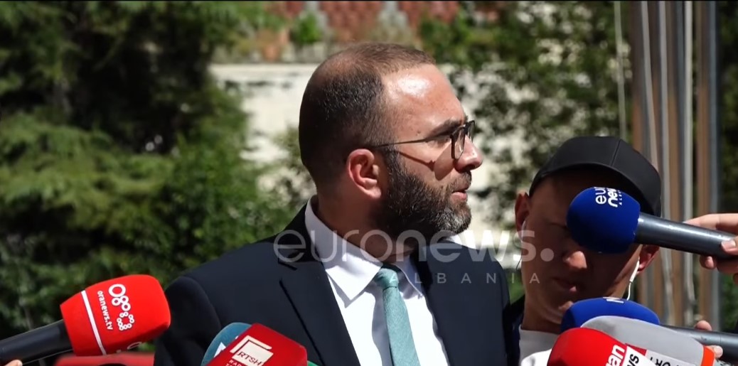 PD njofton mocion për shkarkimin e Peleshit  Seanca të përsëritet nga fillimi