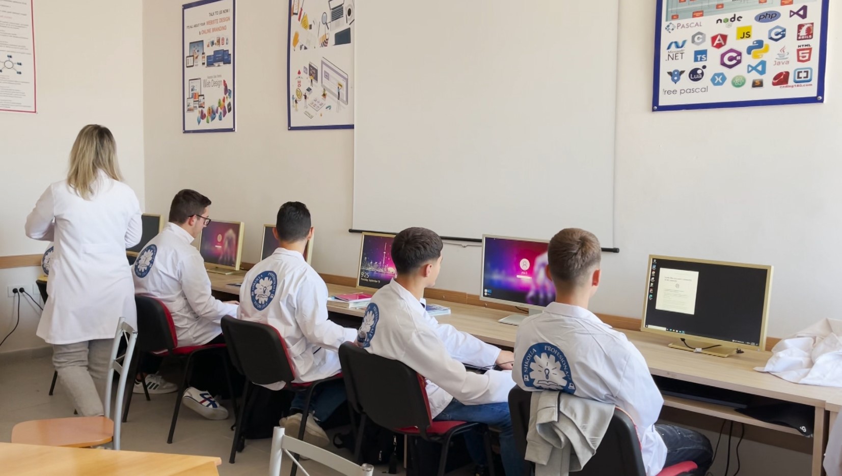 Të rinjtë në Durrës zgjedhin arsimin profesional si mundësi për punësim