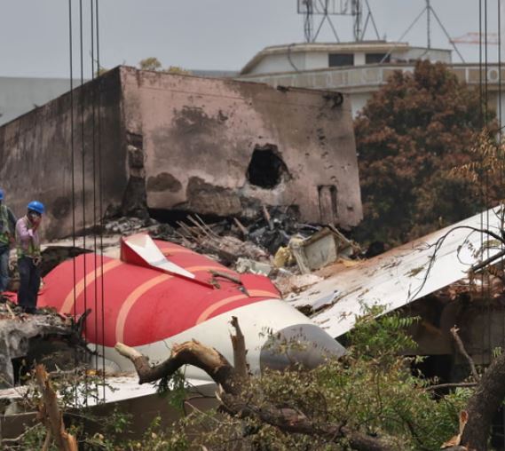 Tragjedia me 260 viktima nga rrëzimi i avionit  familjarët denoncojnë kompaninë