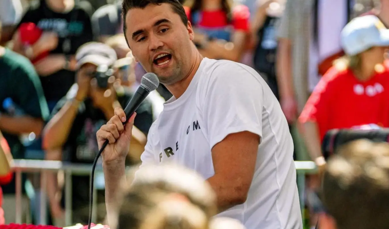 Charlie Kirk mbështetësi i Trump nuk u mbijeton plagëve  humbet jetën 31 vjeçari