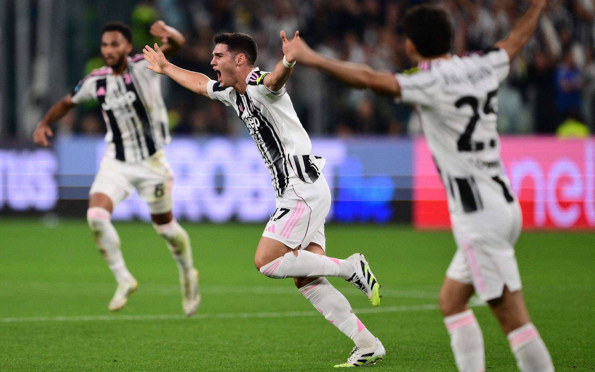 “Derbi i Italisë” me 7 gola, Juventus mposht Interin në minutat e fundit