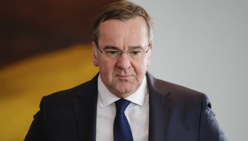 Pistorius kritikon Von der Leyen për planet për të dërguar trupa në Ukrainë