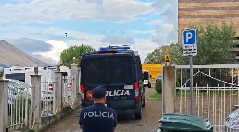 Të shtëna me armë në Shkodër, një i kërkuar me rrezikshmëri të lartë qëllon gjatë operacionit për kapjen e tij