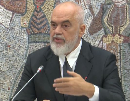 Rama  Pa certifikatën e përdorimit  asnjë ndërtim nuk do të lidhë ujë dhe drita