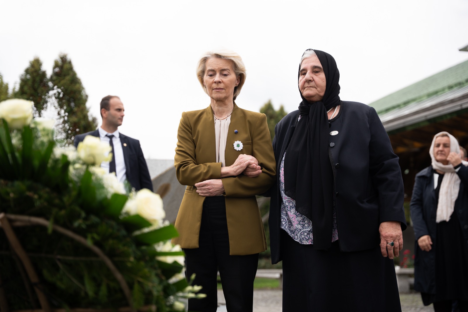 Von der Leyen: Do kujtojmë gjithmonë gjenocidin në Srebrenicë, u përkula para nënave