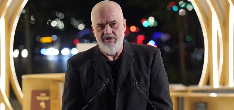 Rama i flet arkitektëve për duelin Serbi-Shqipëri: Shpresoj t’i sillni fat lojtarëve