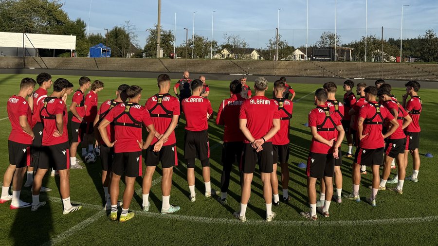 Trajneri Bushi publikon listën e lojtarëve U-21 për miqësoren ndaj San Marinos