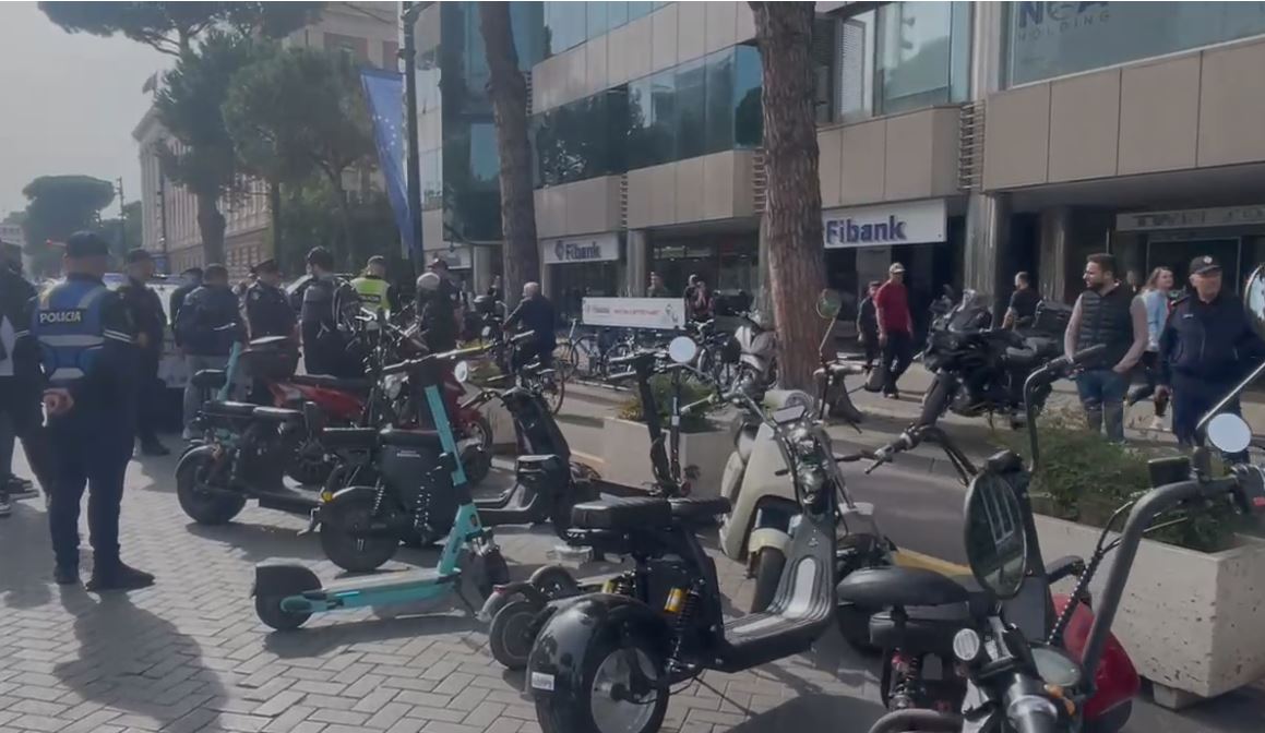 Policia e Tiranës nis aksionin për ndalimin e monopatinave  qytetarët kundërshtojnë