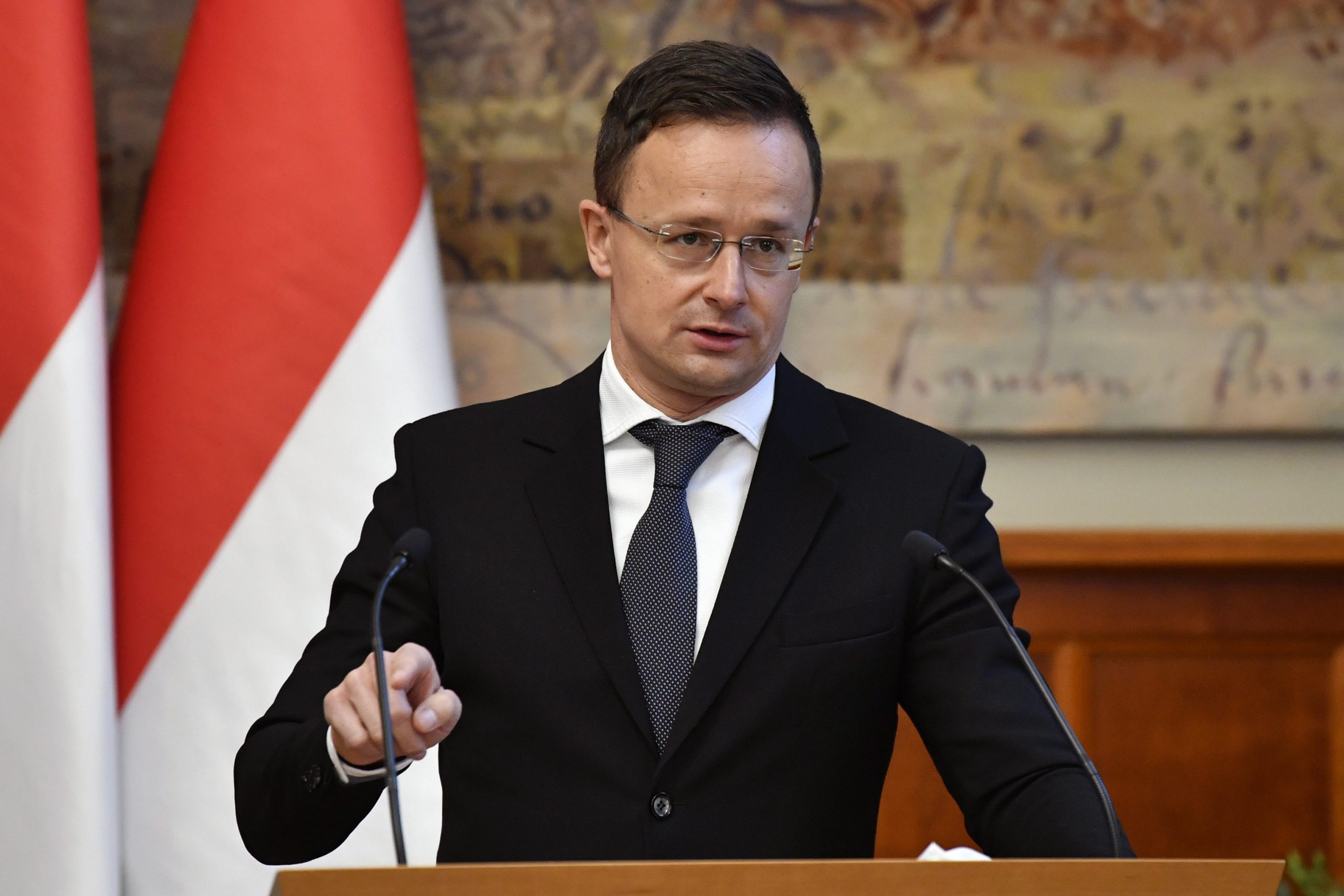  Ditë të rënda po vijnë   ministri i jashtëm hungarez arrin në Uashington