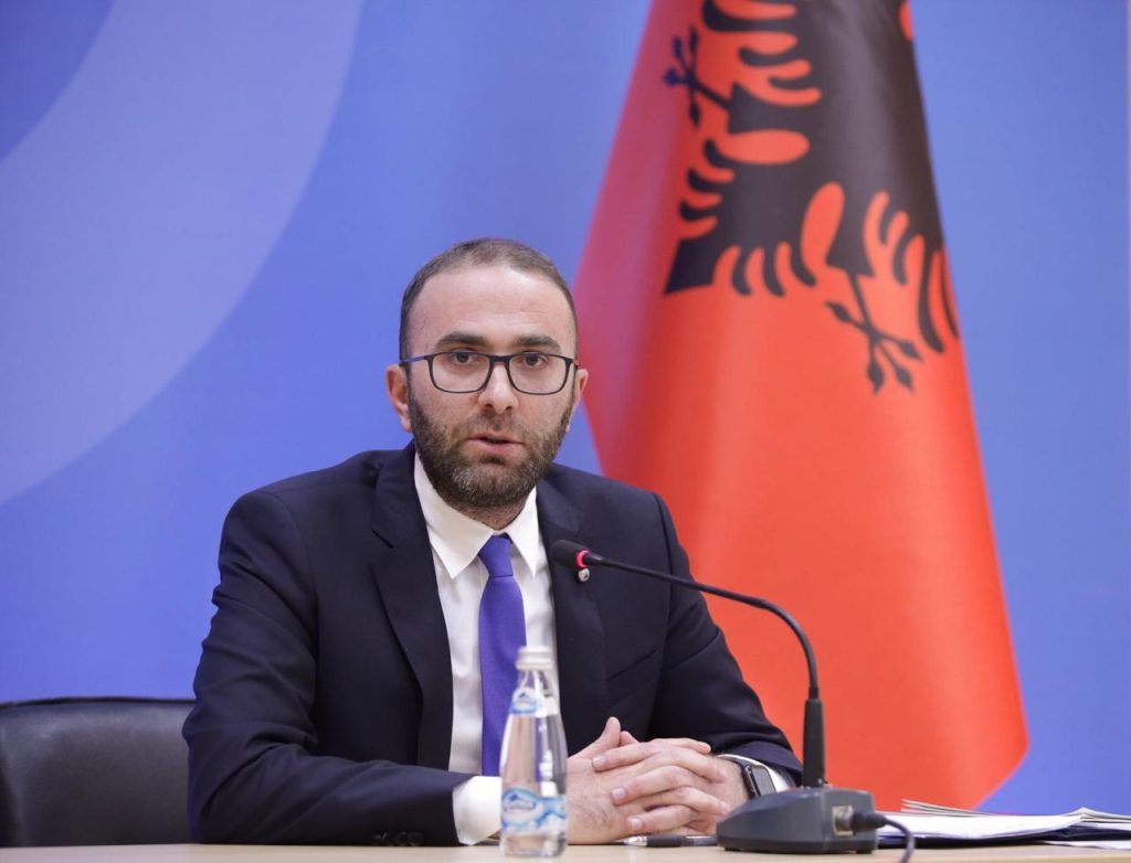 Demokratët depozitojnë kërkesën për hetim parlamentar mbi çështjen McGonigal