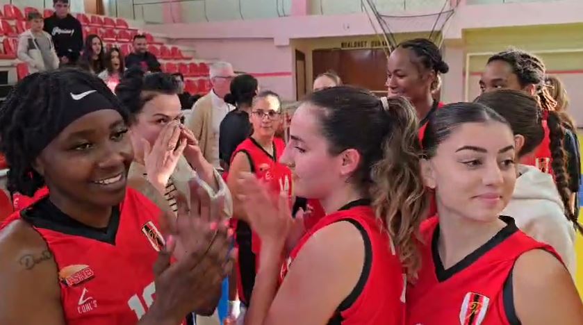 Flamurtari fiton ndeshjen e rëndësishme ndaj Tiranës në Vlorë
