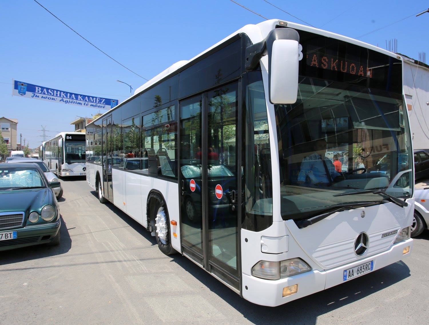 VENDIMI/ Bashkia e Kamzës rrit çmimin e biletës së transportit urban