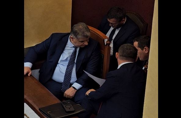 VIDEO/ Berisha fliste për “mëkatet” e drejtësisë! Reagimi i Dumanit në Kuvend