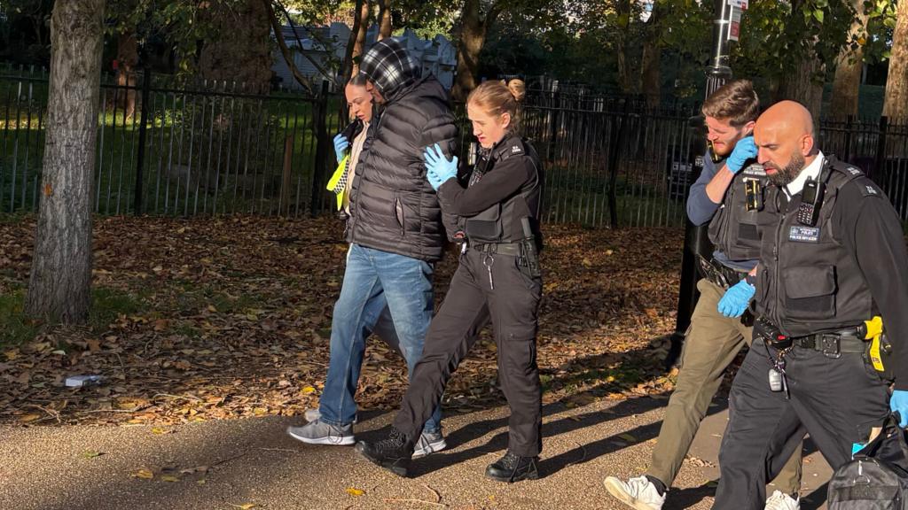 U lirua gabimisht nga burgu  arrestohet në Londër emigranti