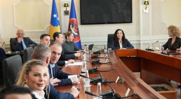 Përpjekjet pë formimin e qeverisë së re, nis takimi i Osmanit me liderët e partive