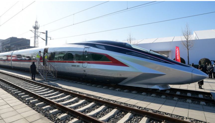 Treni më i shpejtë në botë CR450 thyen rekordin e vet në një provë në Kinë