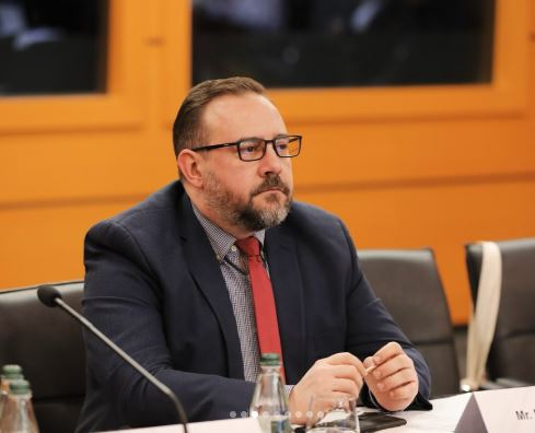 Ish deputeti i PS së Etjen Xhafaj emërohet Drejtori i Përgjitshëm i Postës Shqiptare