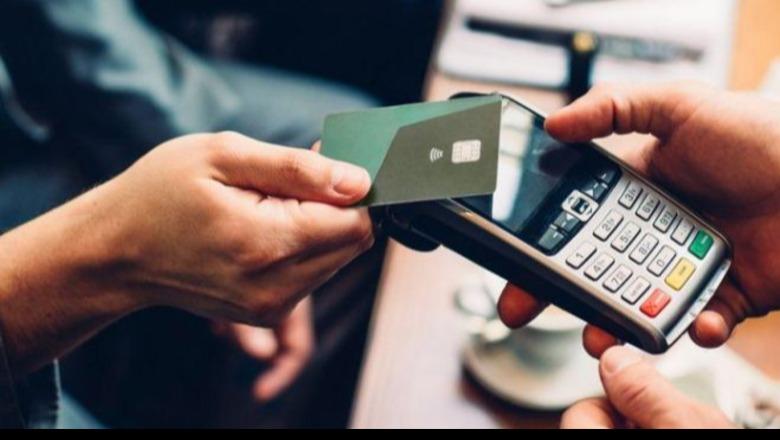 Pagesat me kartë u rritën gjatë verës, bizneset pranuan 6.8 mln veprime