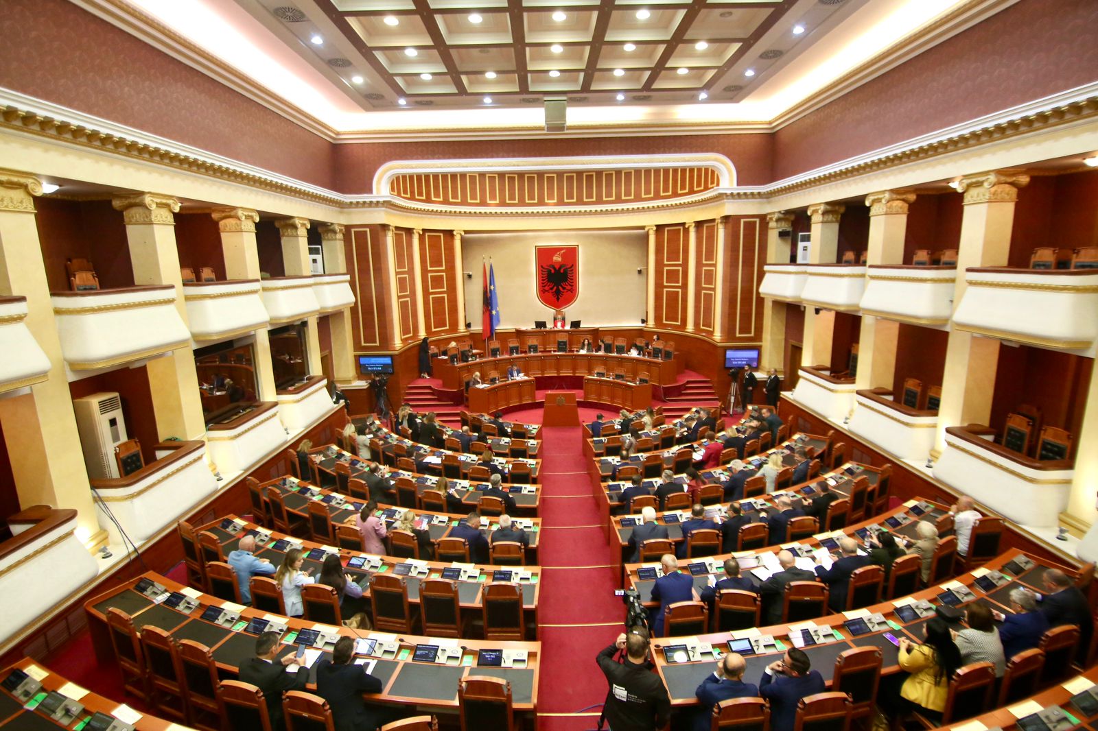PS i drejtohet Komisionit të Etikës, kërkon përjashtimin e Berishës për 30 ditë