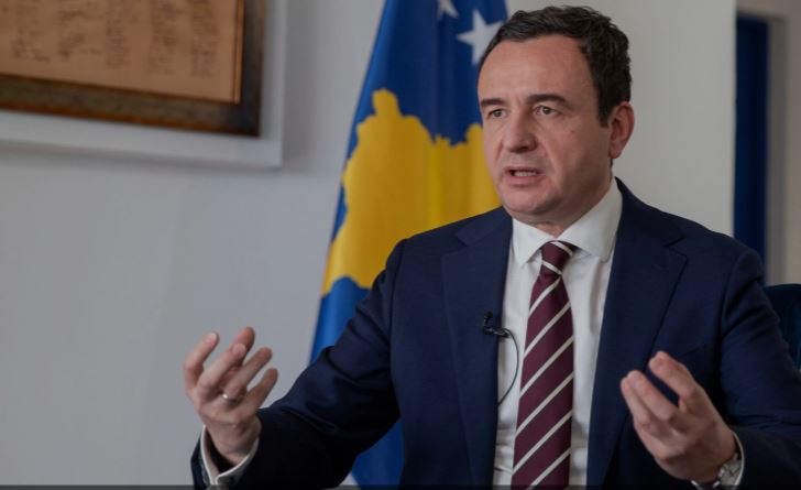 Kurti shpërndan nga 100 euro për studentët 3 ditë para zgjedhjeve  debati në Kosovë