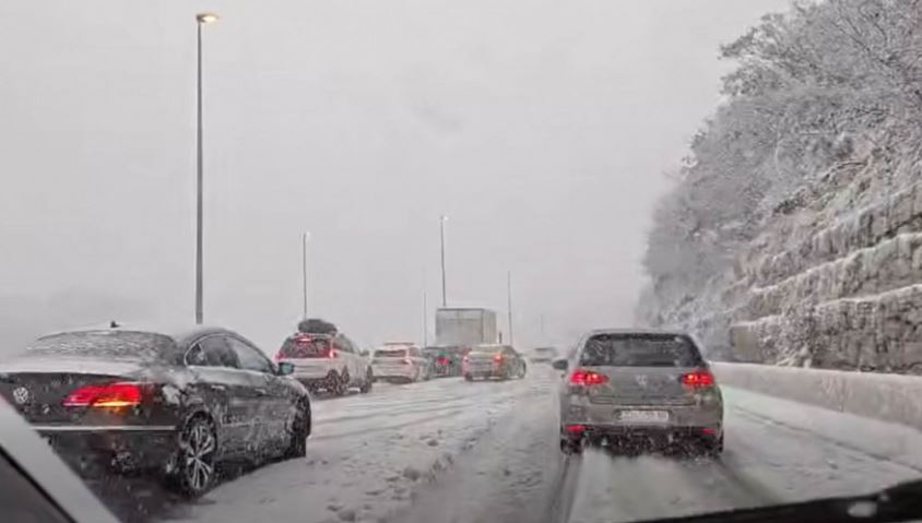 Stuhia paralizon Francën  priten reshje të dendura shiu dhe përmbytje