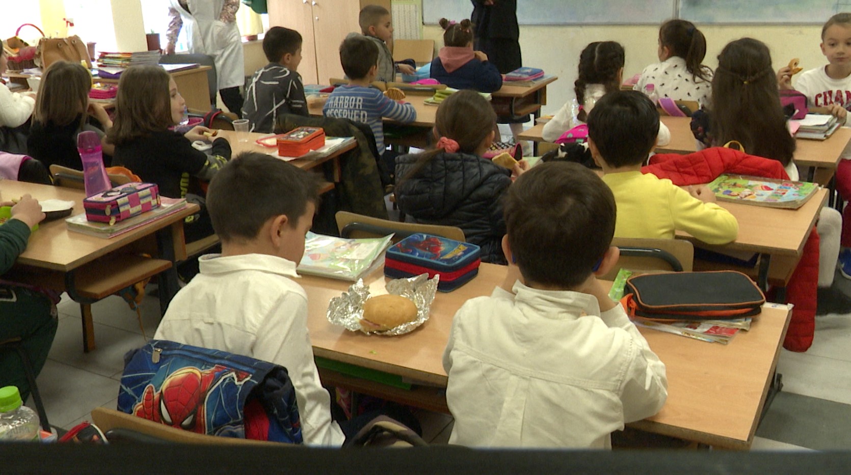 1-ne-3-femije-nuk-ha-mengjes-mjekja-ulje-imuniteti-dhe-risk-per-obezitet