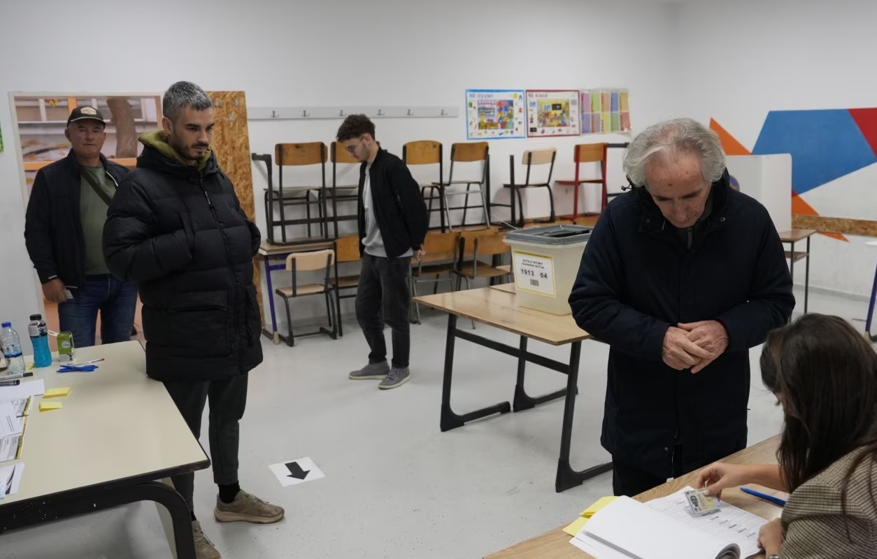 Raundi i dytë i zgjedhjeve në Kosovë, pjesëmarrja 13.46% deri në orën 14:00
