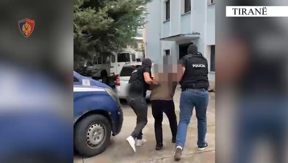 emri-po-transportonte-23-6-kg-kanabis-drejt-kosoves-arrestohet-43-vjecari