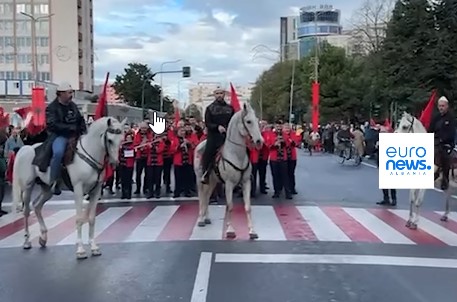 Me kuaj dhe këngë, Shkodra feston Ditën e Pavarësisë (VIDEO)