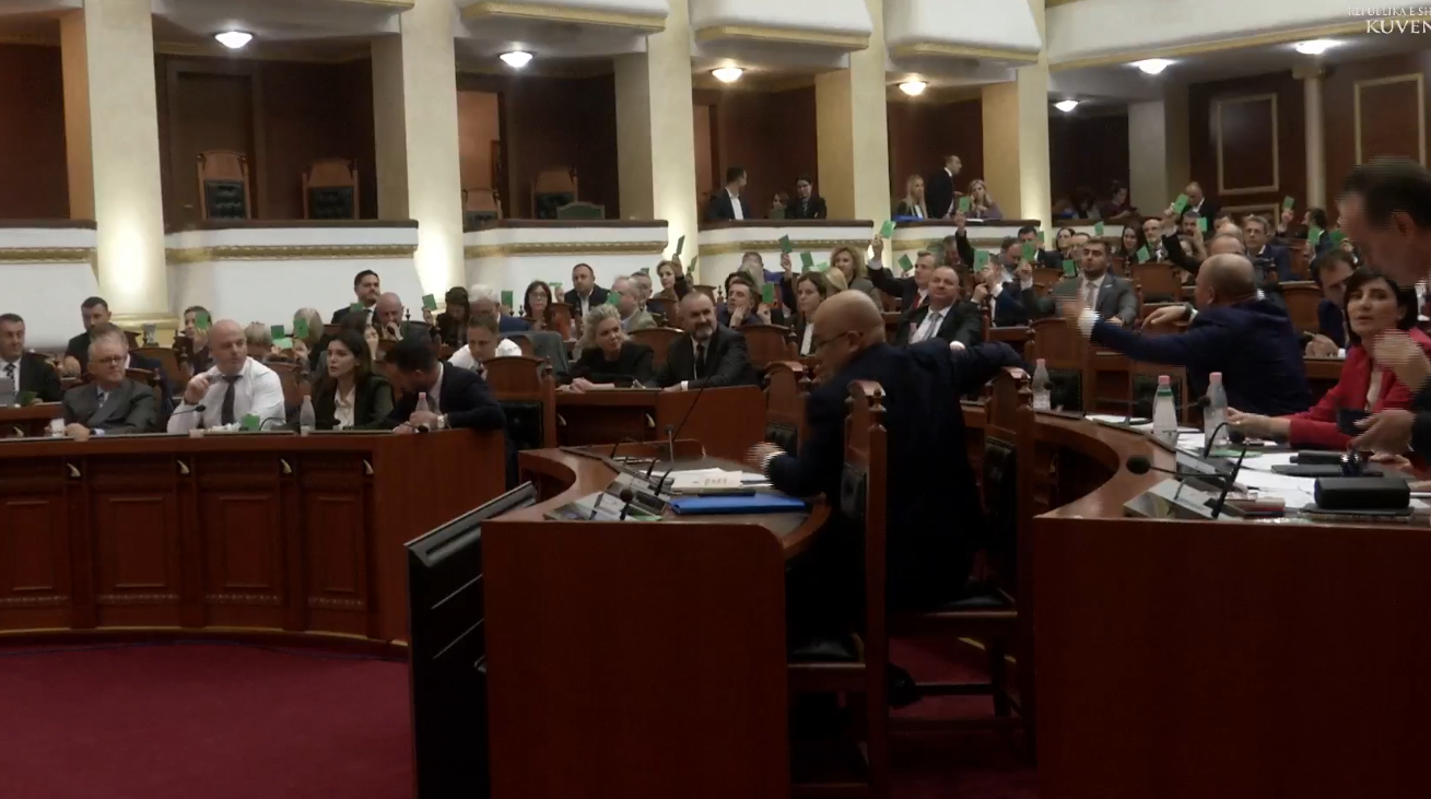 Parlamenti miraton projektligjin për barazinë gjinore