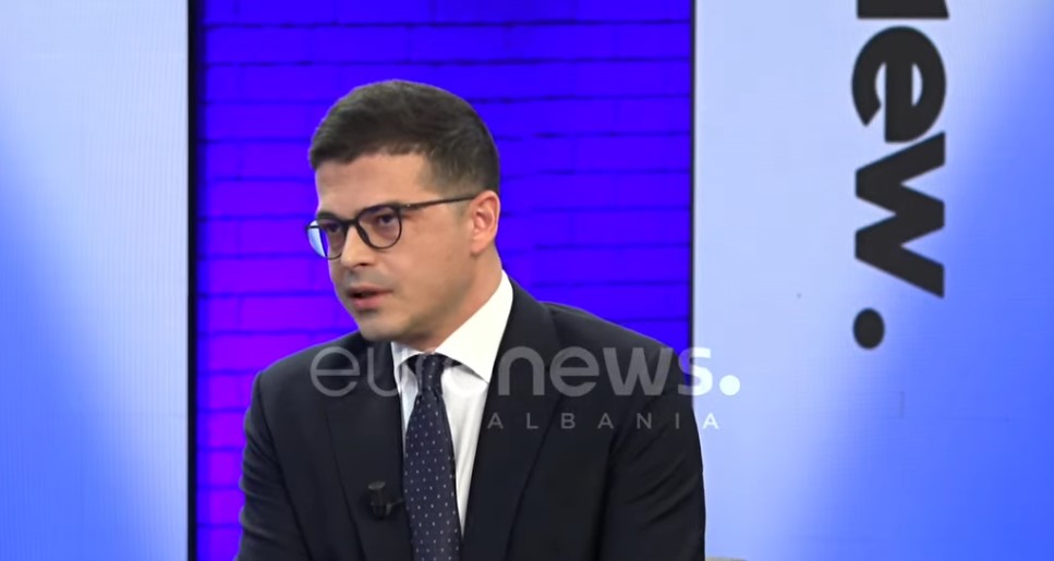 Ekskluzive  Ministri Vengu flet mbi marrëveshjen për industrinë ushtarake me Italinë