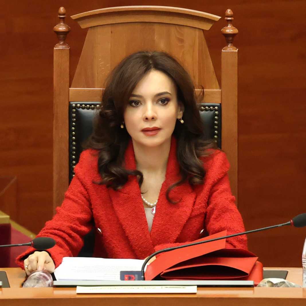 Spiropali reagon për sulmin e Berishës ndaj Gonzatos: Një spektakël i pahijshëm