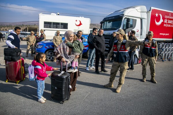 550 mijë refugjatë sirianë që jetonin në Turqi u kthyen në Siri pas rënies së Asadit