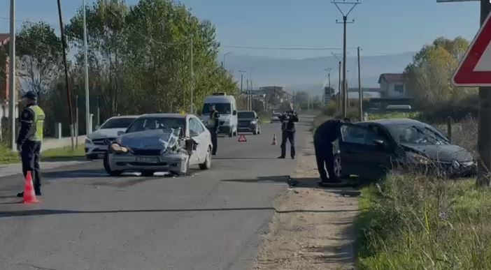 Aksident në aksin Fier- Roskovec, plagosen 6 persona (VIDEO)