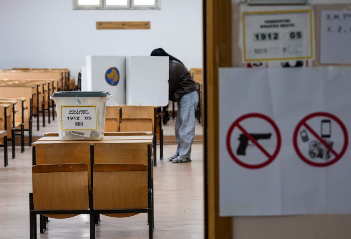 Zgjedhjet në Kosovë, partitë ftojnë qytetarët që të votojnë në balotazh