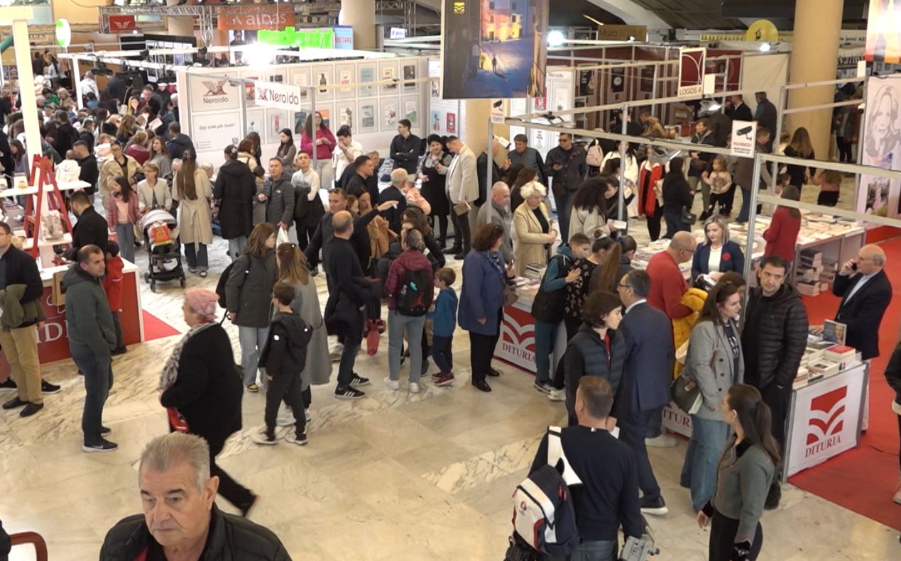 panairi-i-28-librit-ne-krize-kreu-i-shoqates-se-botuesve-me-pak-botime-te-reja