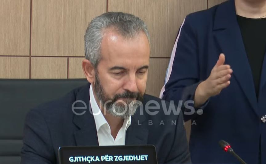 Përfundon votimi i zgjedhjeve të pjesshme  Celibashi  Pjesëmarrje e ulët e të rinjve