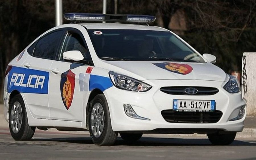 14-vjeçari nuk iu bind urdhrit dhe plagosi dy efektivë në Vlorë, reagon policia