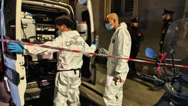 Tronditet Firence, çifti i antikuarëve gjenden të vrarë në banesë