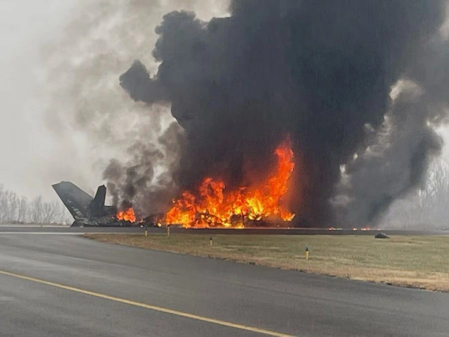 Rrëzohet një avion në SHBA, numri i viktimave ende i paqartë