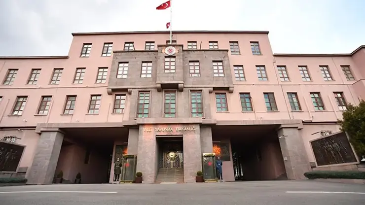 Fluturoi mbi hapësirën ajrore turke  Turqia rrëzon dronin në Detin e Zi