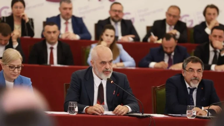 Rama mbledh sot Grupin Parlamentar të PS dhe kabinetin qeveritar, agjenda e takimit
