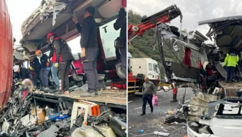 VIDEO  Aksident i rëndë në Turqi  makina përplaset me kamionin  7 të vdekur