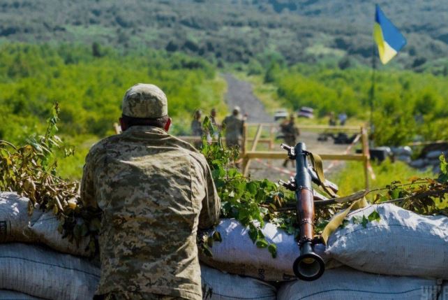 SHBA i ofrojnë Kievit garanci, por mbetet çështja e Donbasit