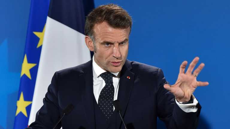 Strategjitë e mbrojtjes “Vepro vetëm”, reagon Macron: Një absurditet